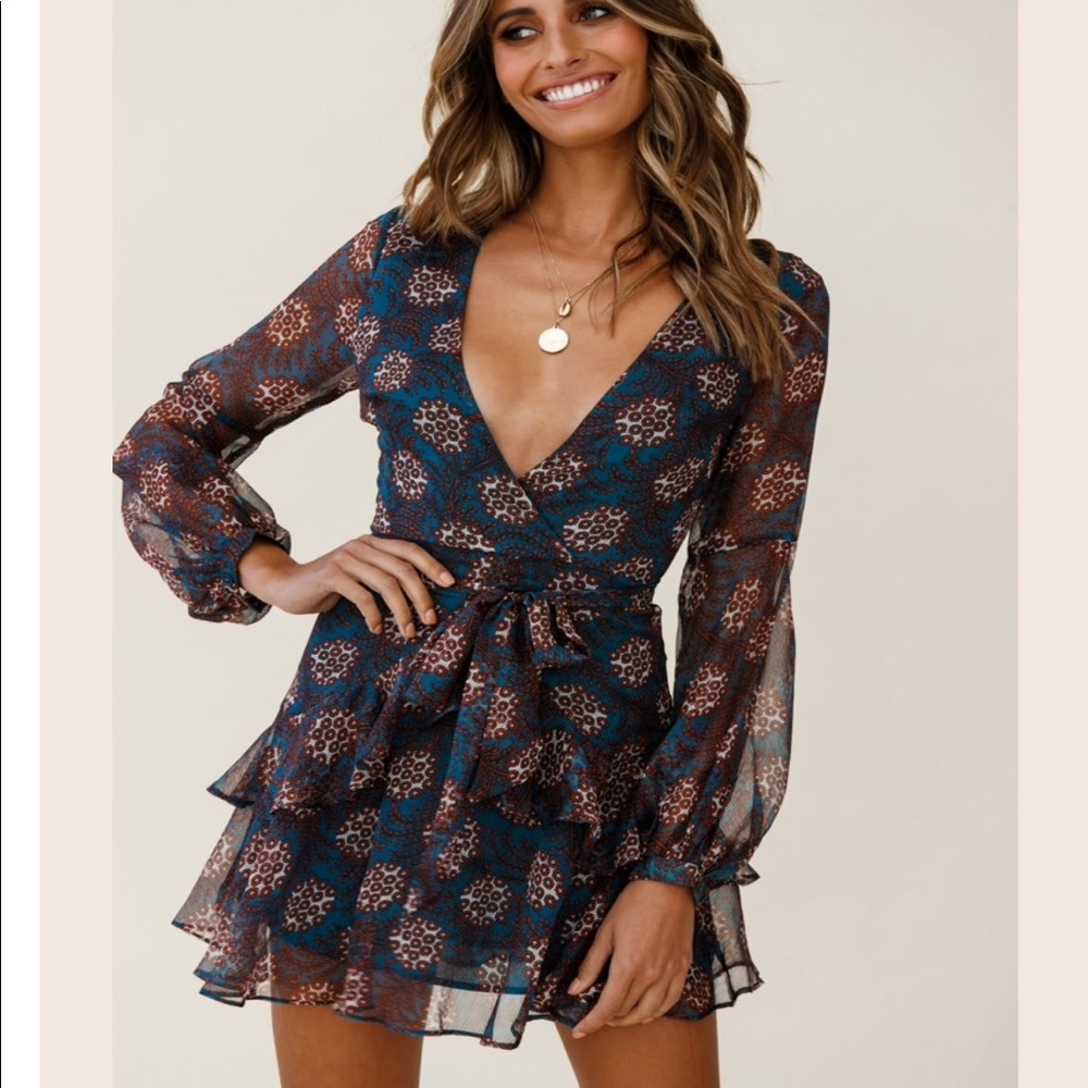 BRAND NEW WITH TAGS! Selfie Leslie Long Sleeve Dress! Size large